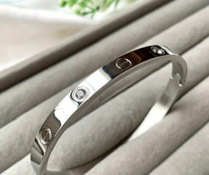 Iconic Love Bangle Bracelet