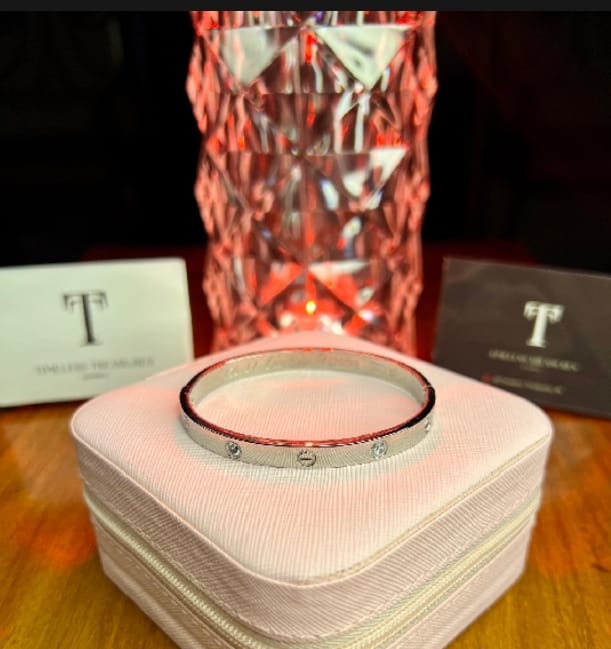 Iconic Love Bangle Bracelet