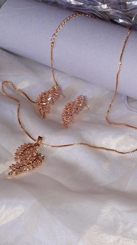 "Sparkling Vine Set"